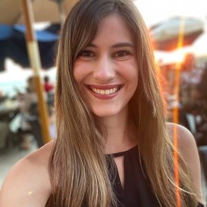 Meet your Posher, Olivia